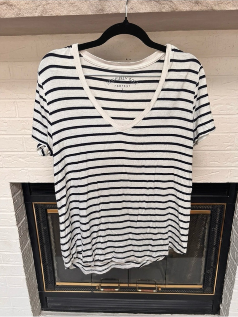 V-Neck Striped Short Sleeve Tee - White & Black